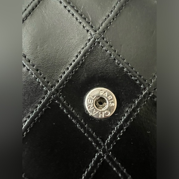 Host Pick Vintage Chanel Wallet on a Chain - Picture 16 of 17